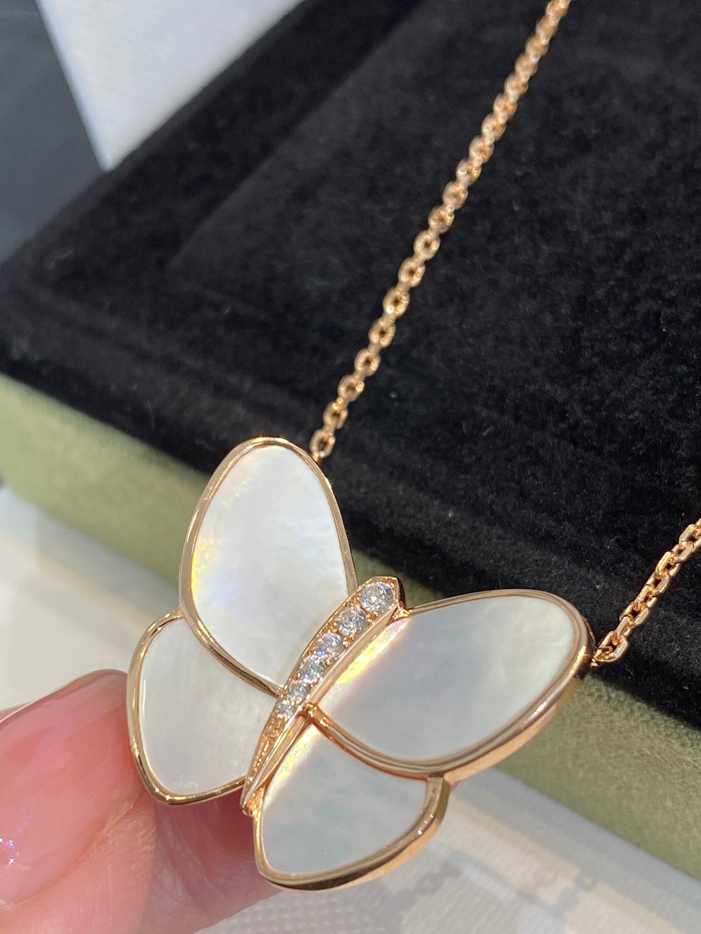 [Eternal Jewelry]BUTTERFLY GOLD MOP DIAMOND NECKLACE
