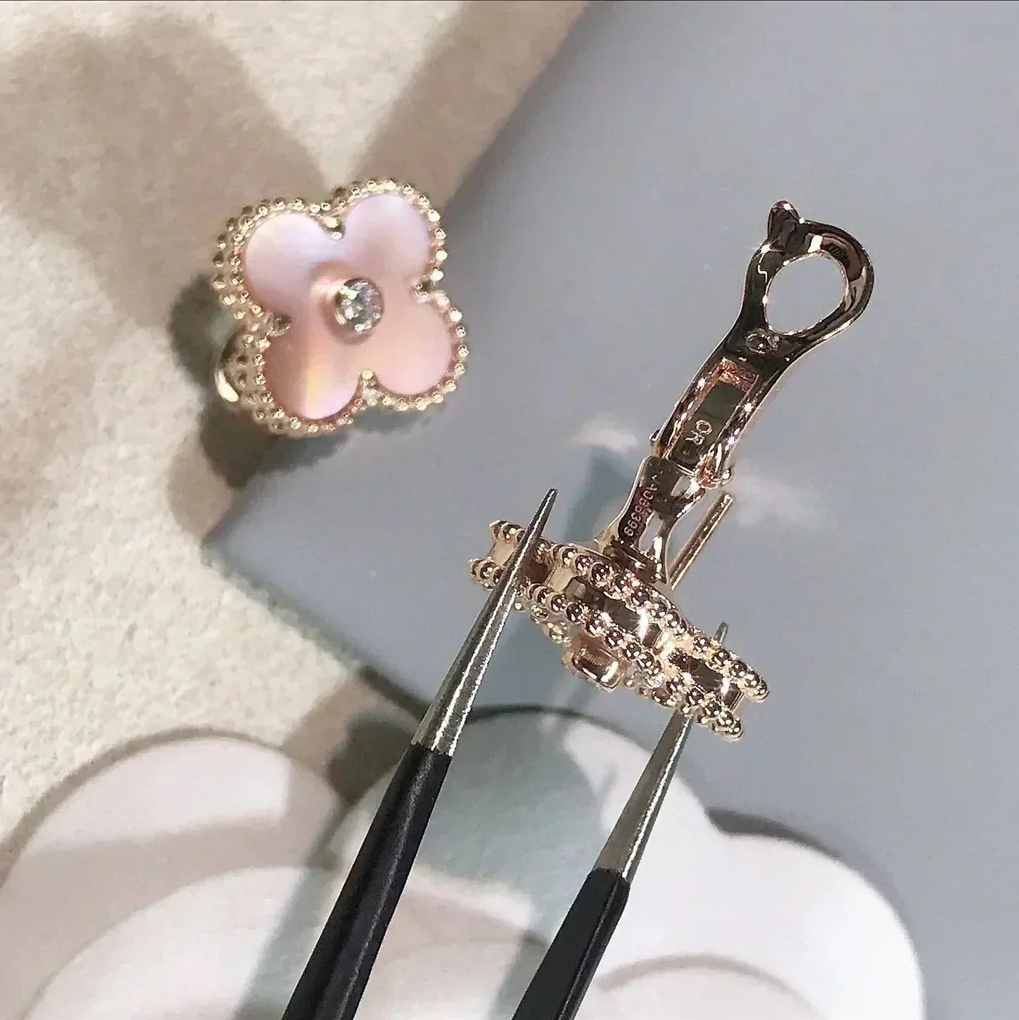 [Eternal Jewelry]CLOVER MEDIUM 1 MOTIFS  PINK MOP DIAMOND EARRINGS