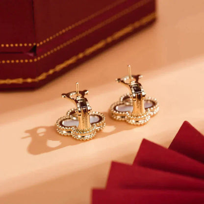 [Eternal Jewelry]CLOVER MEDIUM 1 MOTIFS  WHITE MOP STUD EARRINGS