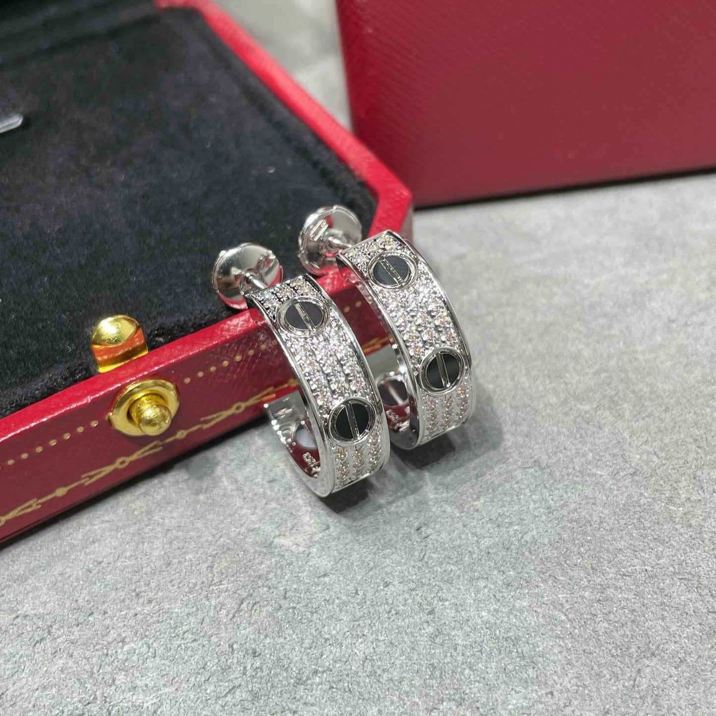 [Eternal Jewelry]LOVE CERAMIC DIAMOND PAVED SILVER EARRINGS
