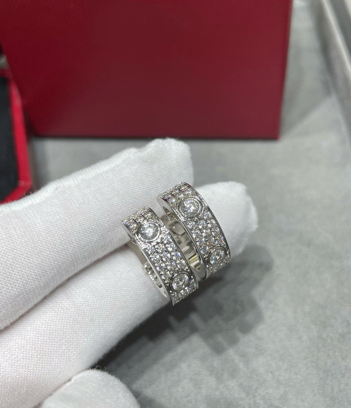 [Eternal Jewelry]LOVE 5.5MM DIAMOND PAVED EARRINGS