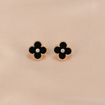 [Eternal Jewelry]CLOVER MEDIUM 1 MOTIFS ONYX DIAMOND EARRINGS