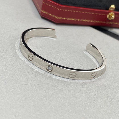[エターナルジュエリー] LOVE ブレスレット 6.1MM 1 ダイヤモンド オープンカフ