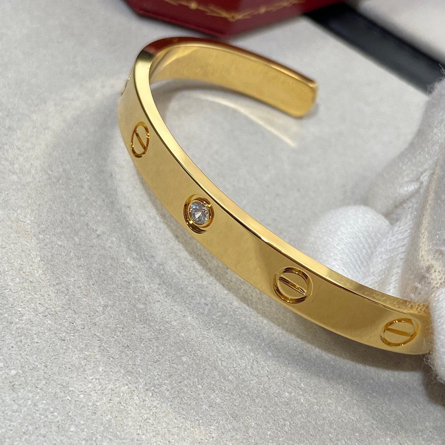 [エターナルジュエリー] LOVE ブレスレット 6.1MM 1 ダイヤモンド オープンカフ