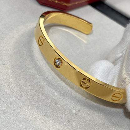 [エターナルジュエリー] LOVE ブレスレット 6.1MM 1 ダイヤモンド オープンカフ