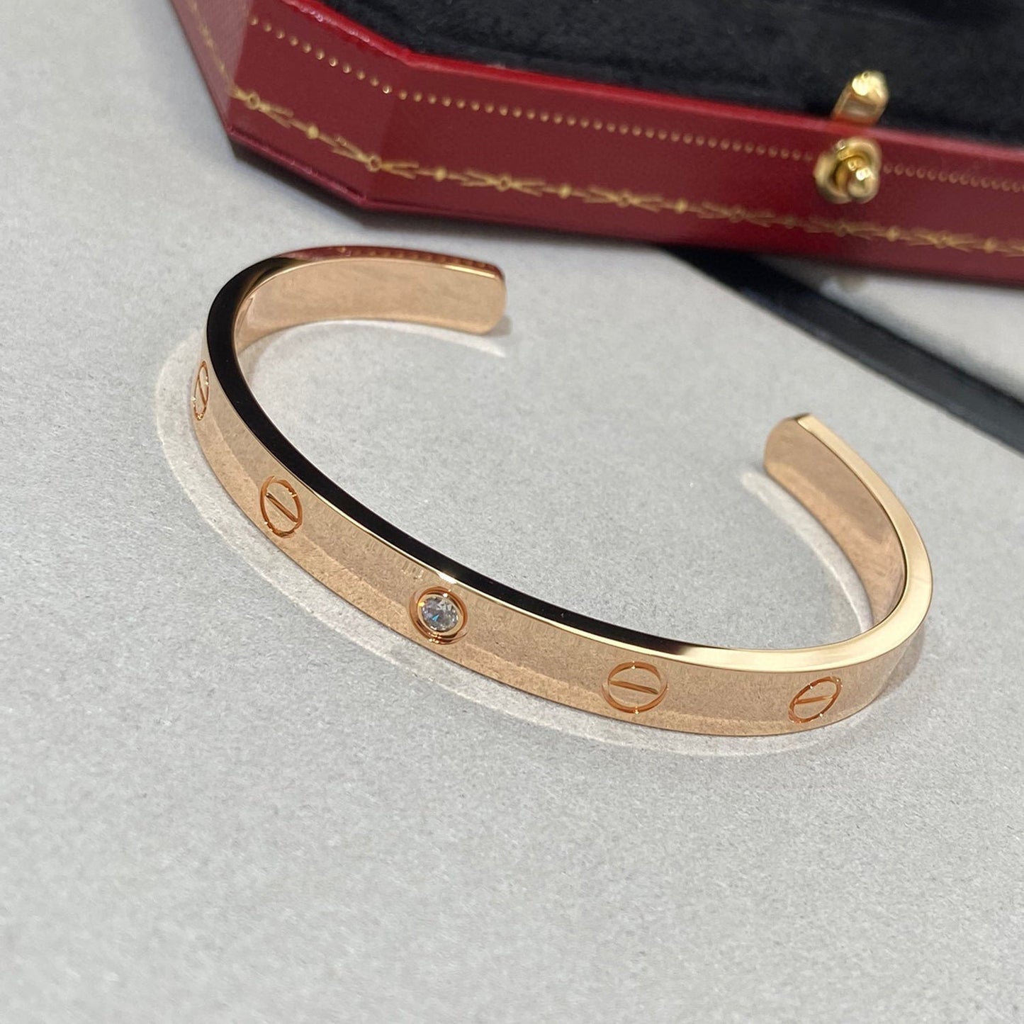 [エターナルジュエリー] LOVE ブレスレット 6.1MM 1 ダイヤモンド オープンカフ
