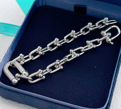 [Eternal jewelry] TF HORSESHOE BUCKLE DIAMOND BRACELET