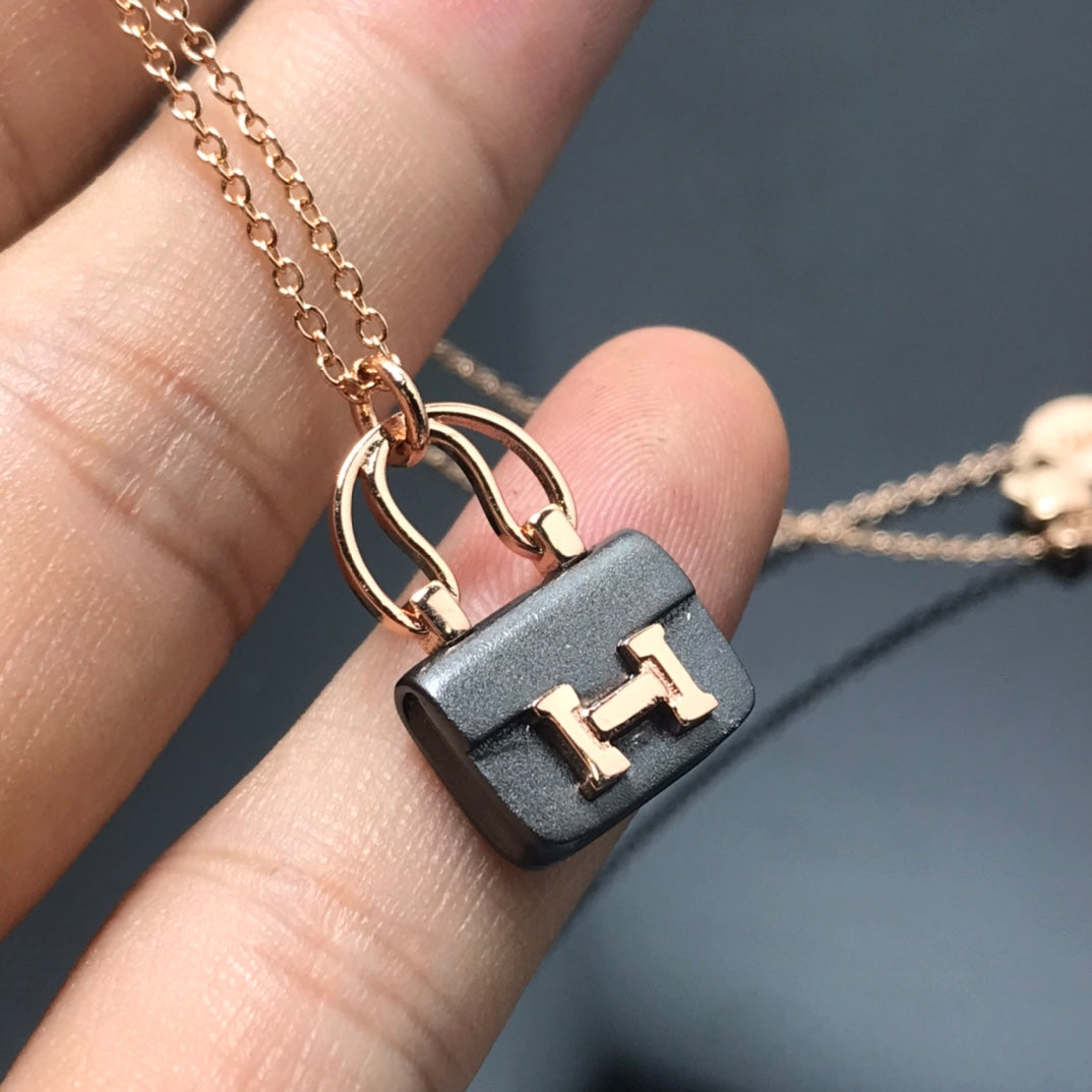 [Eternal Jewelry]WOMEN'S HM AMULETTES CONSTANCE PENDANT NECKLACE