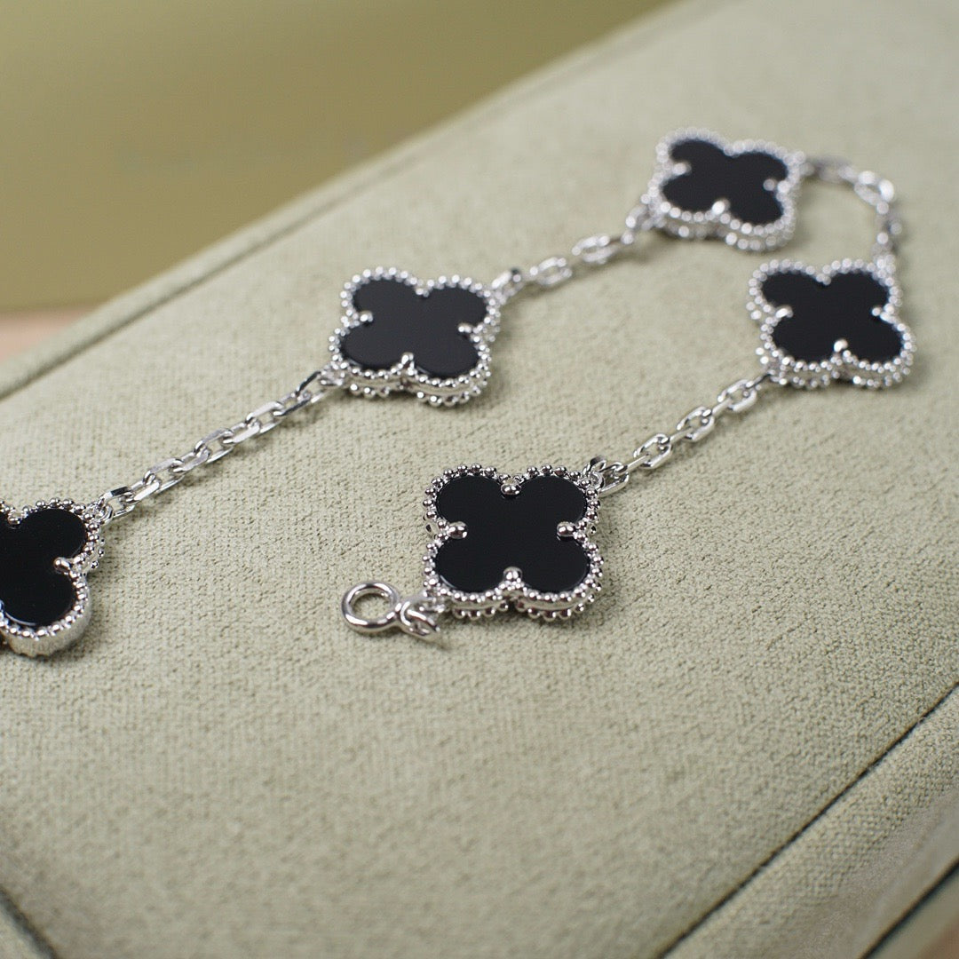 [Eternal Jewelry] CLOVER 5 MOTIF ONYXS BRACELET COLLECTION