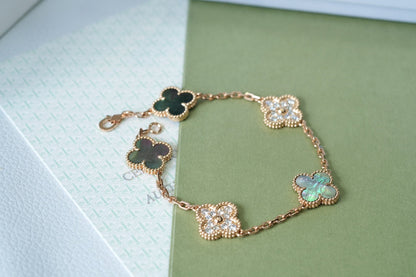 [Eternal Jewelry] CLOVER 5 MOTIF GRAY MOP BRACELET COLLECTION