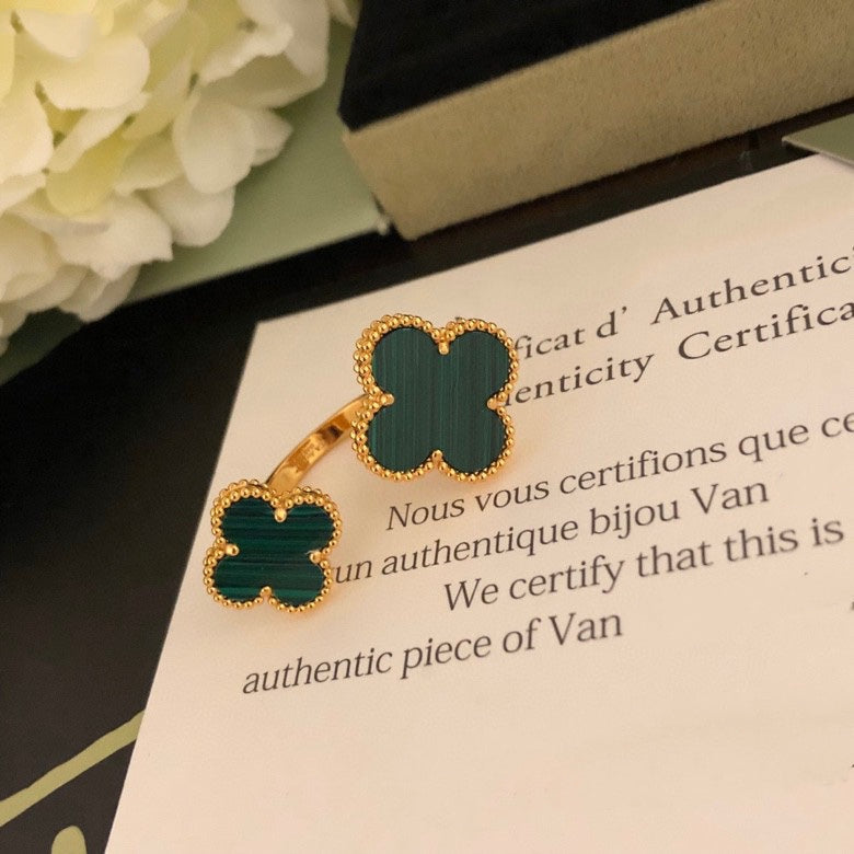 [Eternal Jewelry]CLOVER BETWEEN THE FINGER RING